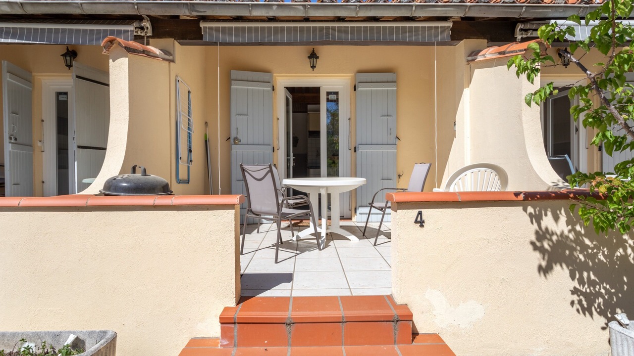 Photo of Outdoor in Reynes