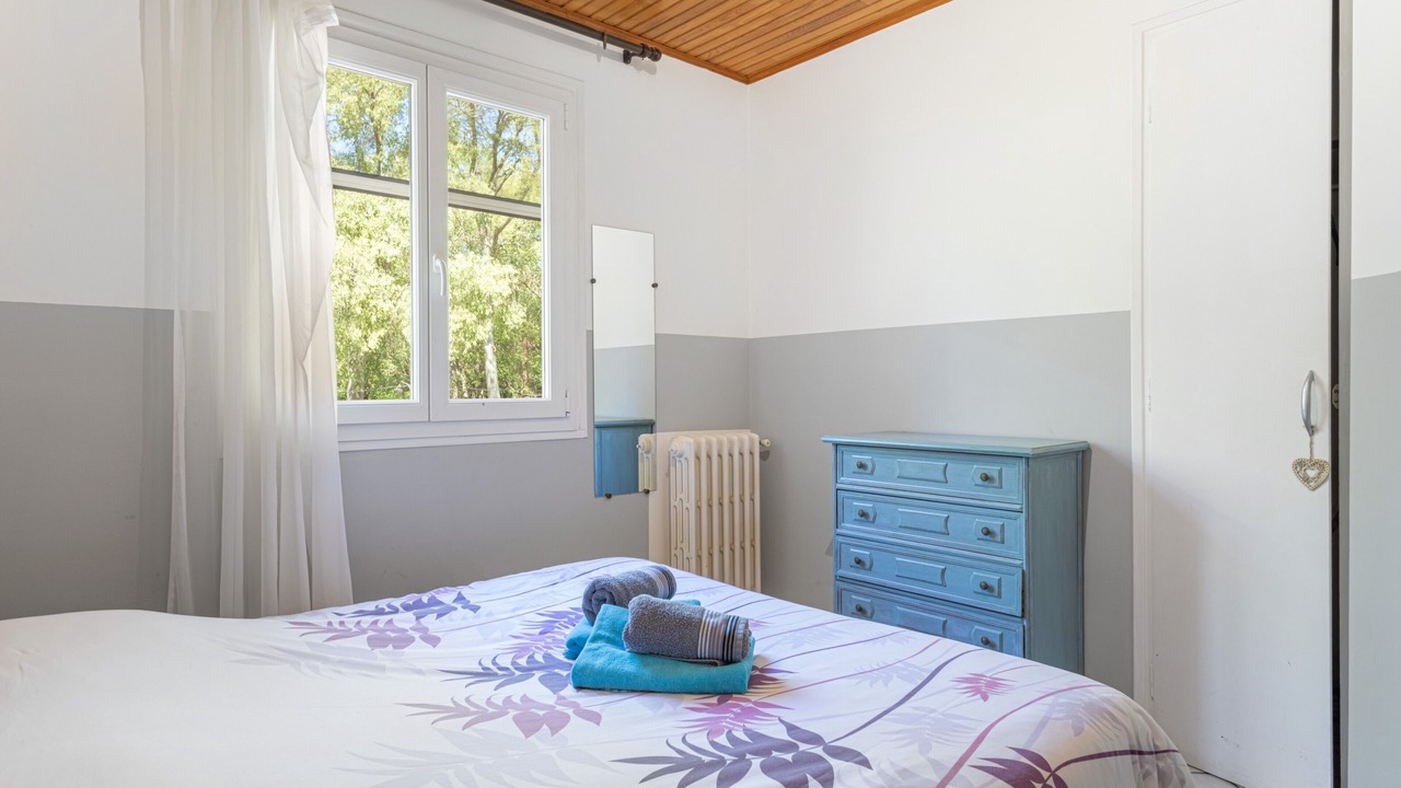 Photo of Bedroom in Reynes