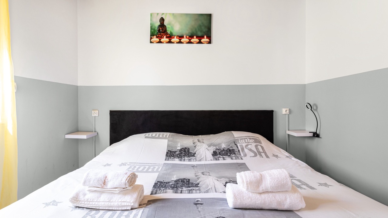 Photo of Bedroom in Reynes