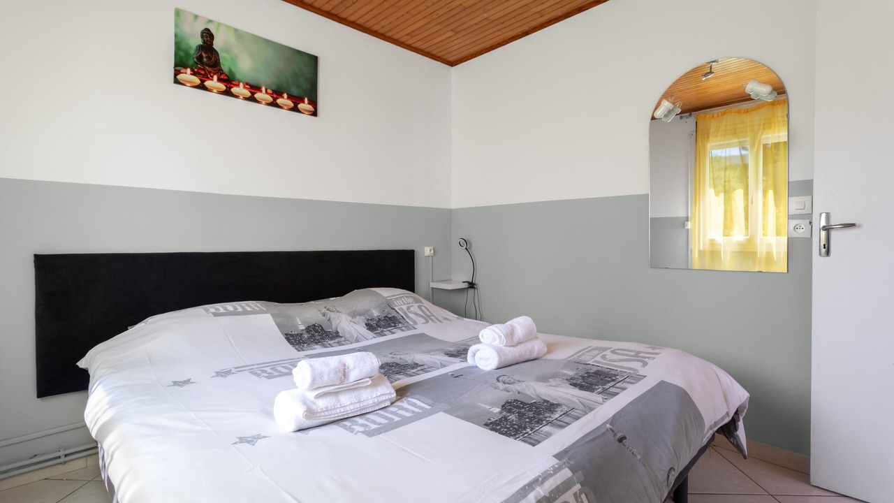 Photo of Bedroom in Reynes