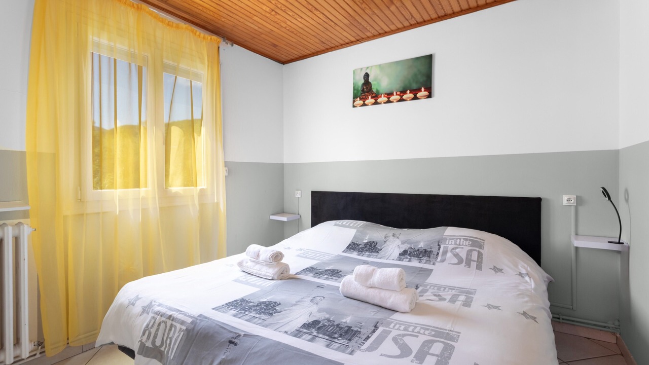 Photo of Bedroom in Reynes