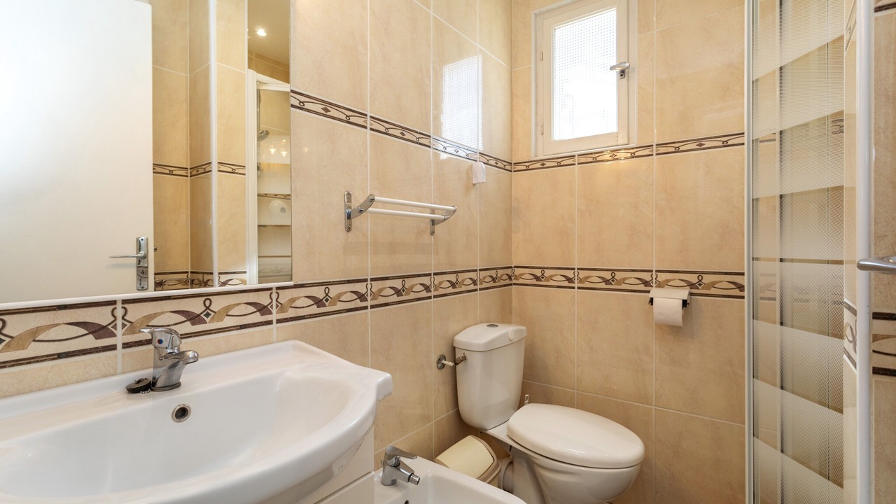Photo of Bathroom in Reynes