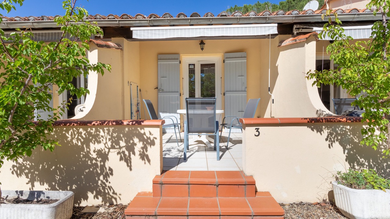 Photo of Outdoor in Reynes