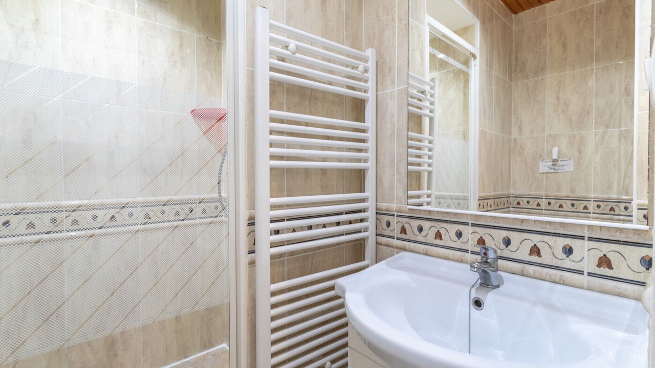 Photo of Bathroom in Reynes