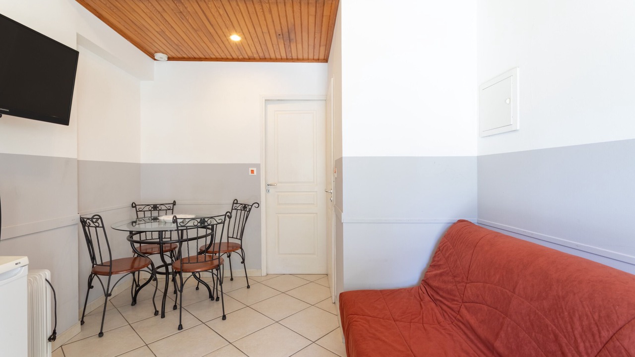 Photo of Others in Reynes