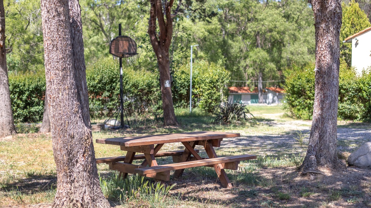 Photo of Outdoor in Reynes