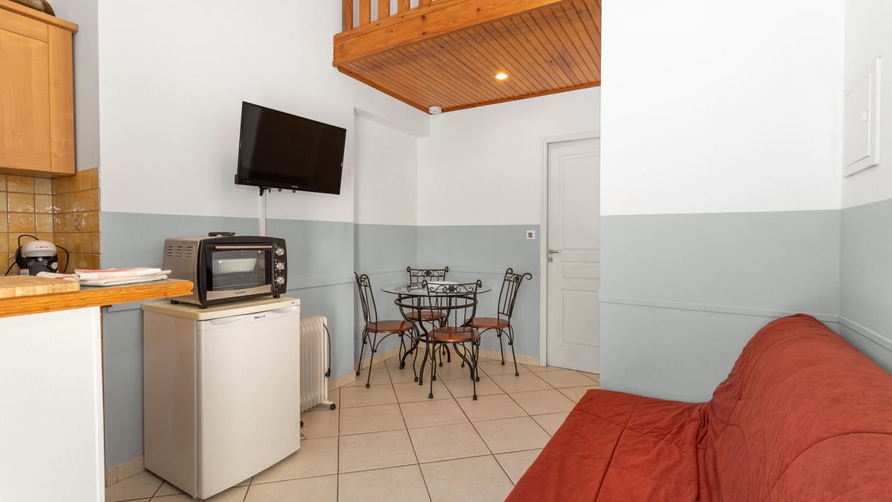 Photo of Others in Reynes