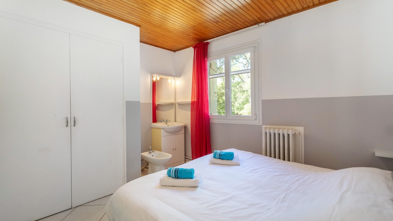 Photo of Bedroom in Reynes