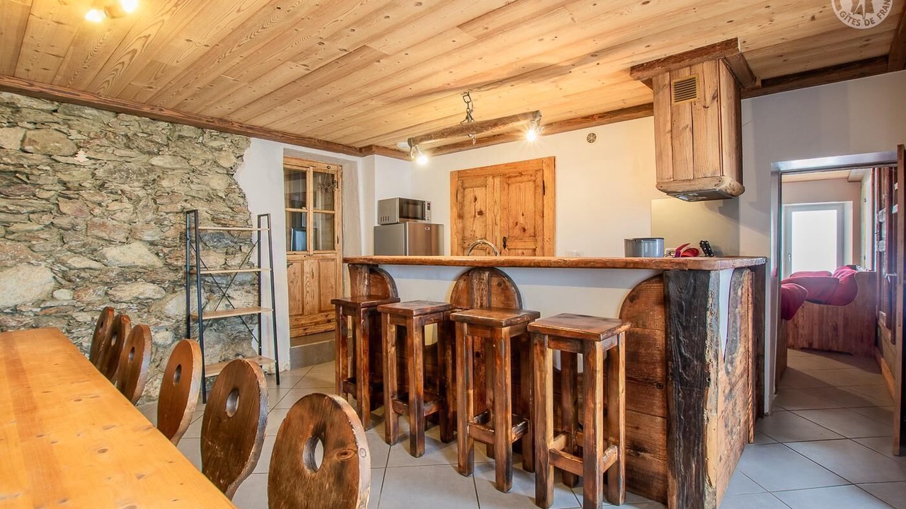 Photo of Others in Queige