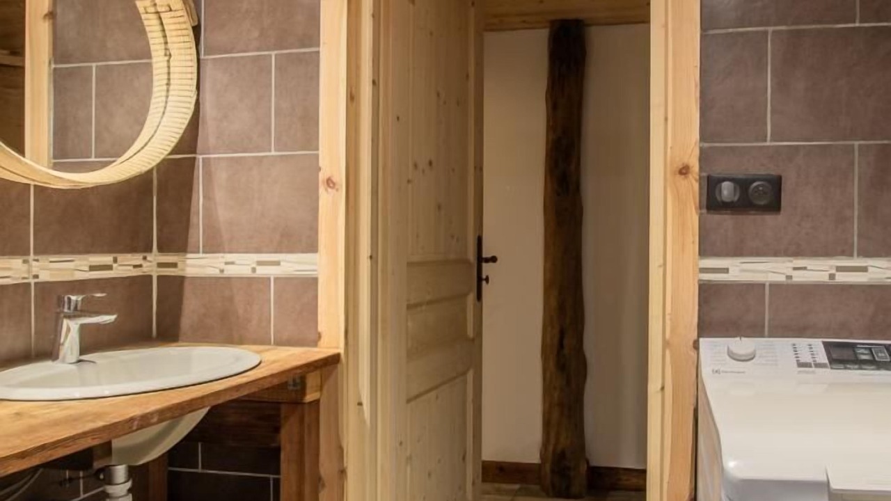 Photo of Bathroom in Queige