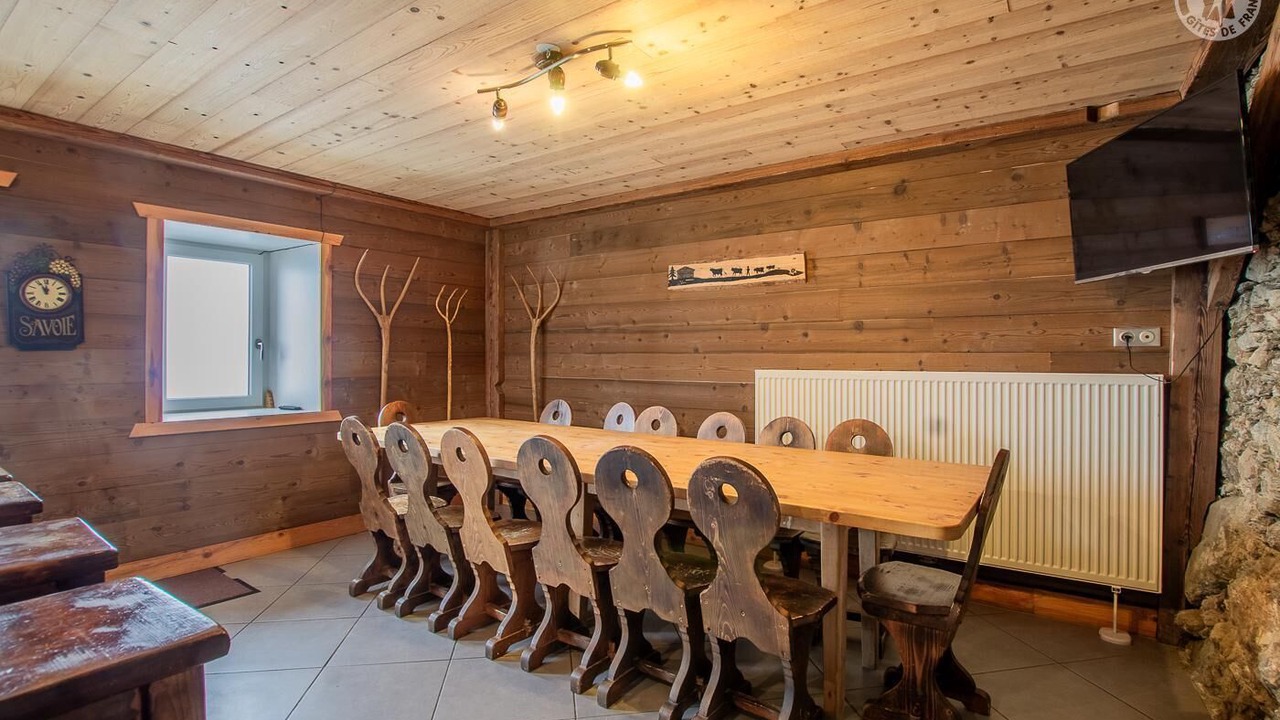 Photo of Others in Queige