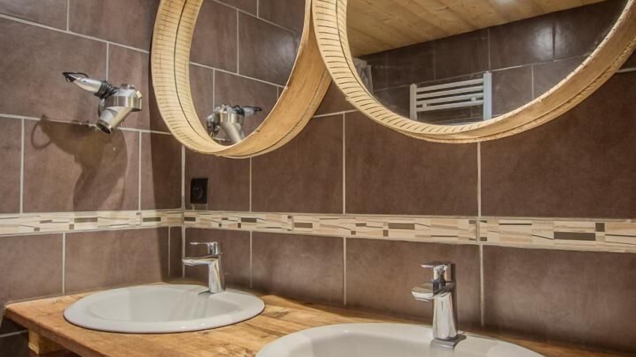 Photo of Bathroom in Queige