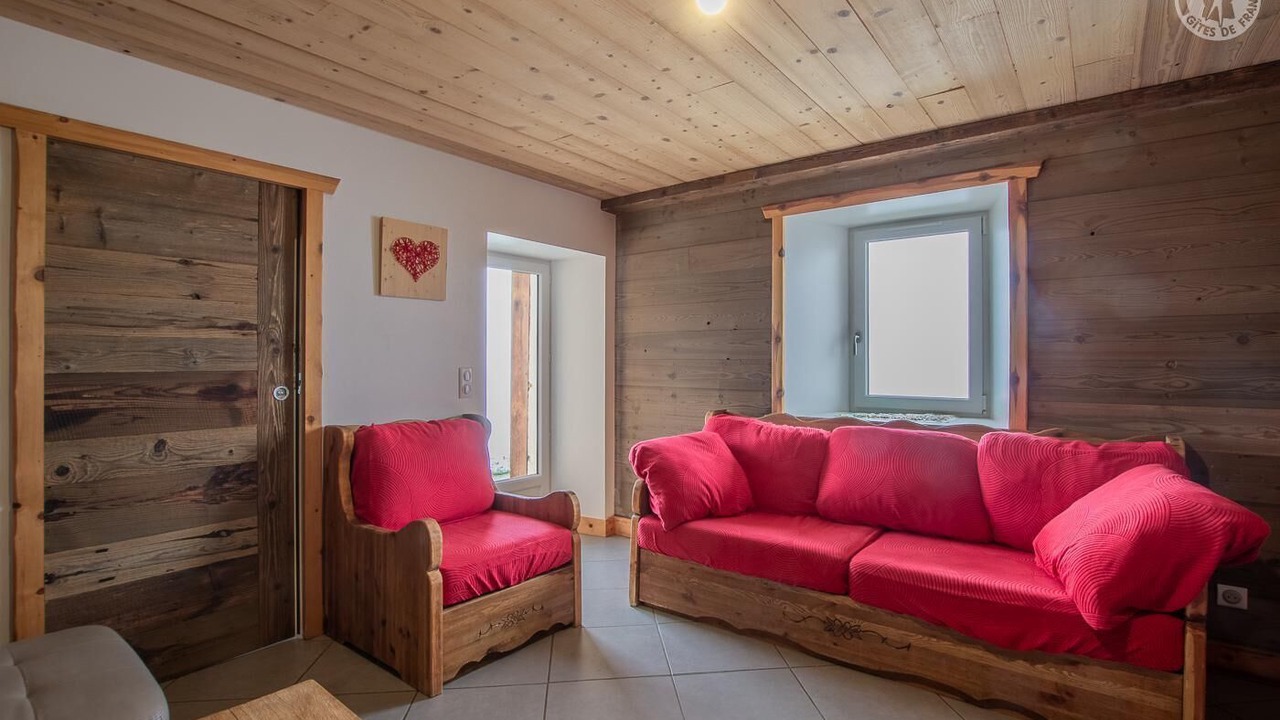 Photo of Others in Queige