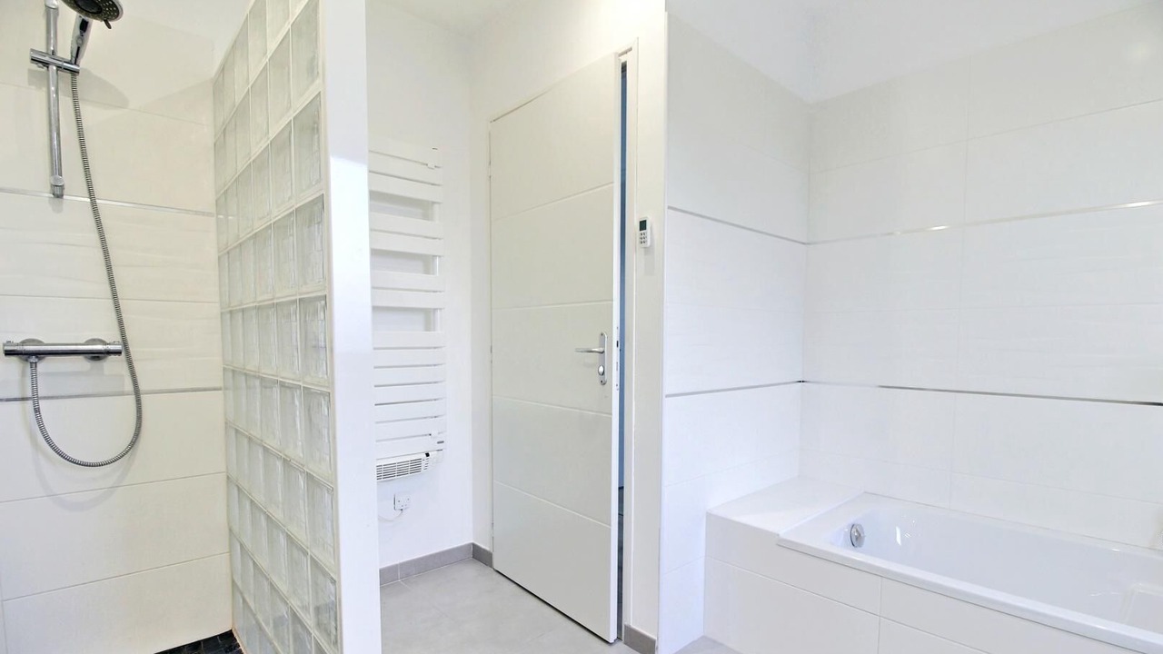 Photo of Bathroom in Peaule
