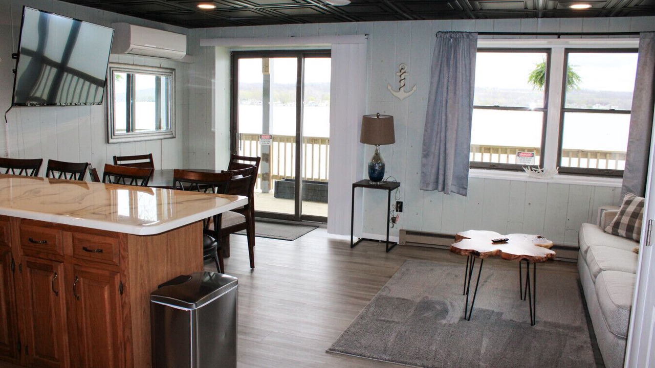 Photo of Livingroom in Geneseo