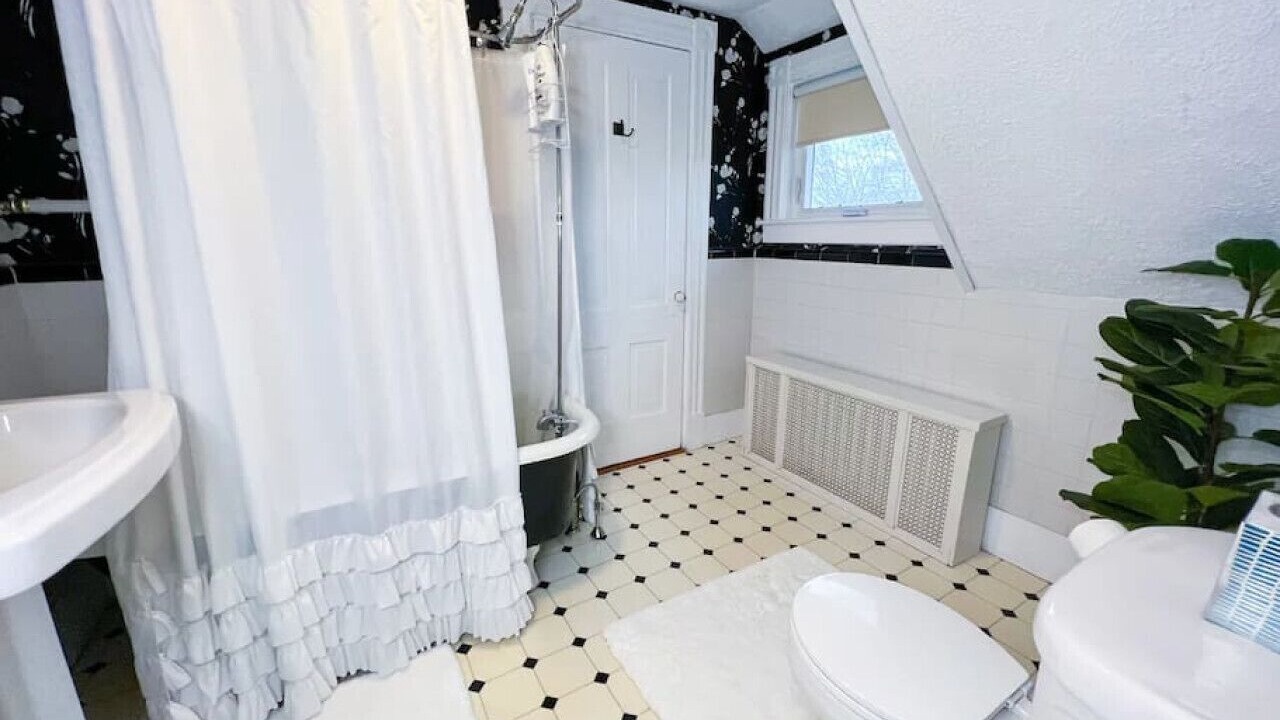 Photo of Bathroom in Glen Cove