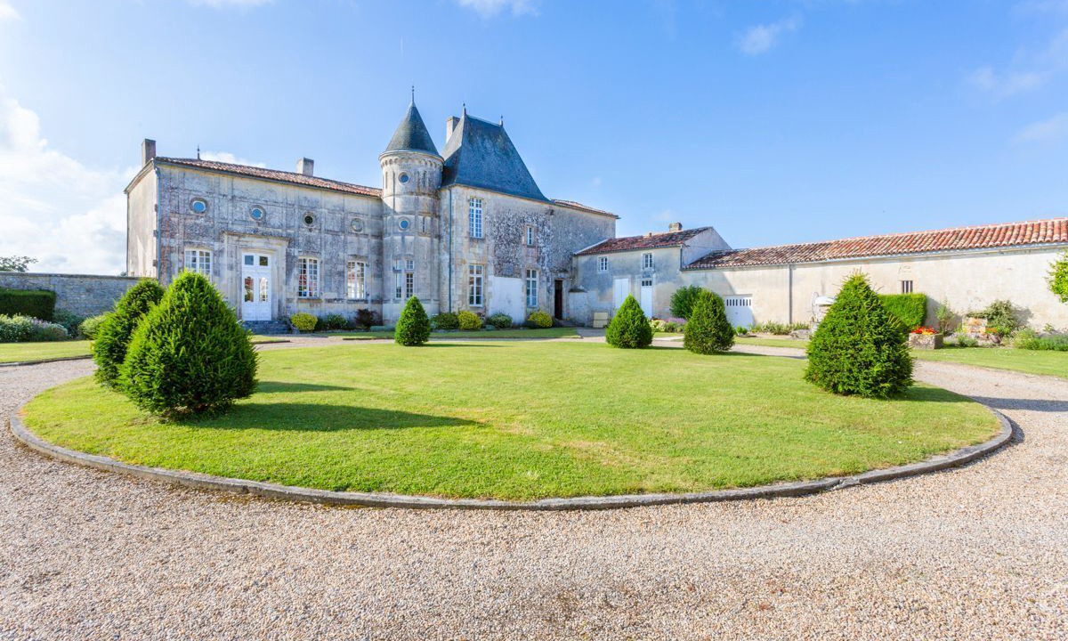 Photo of Others in Belluire