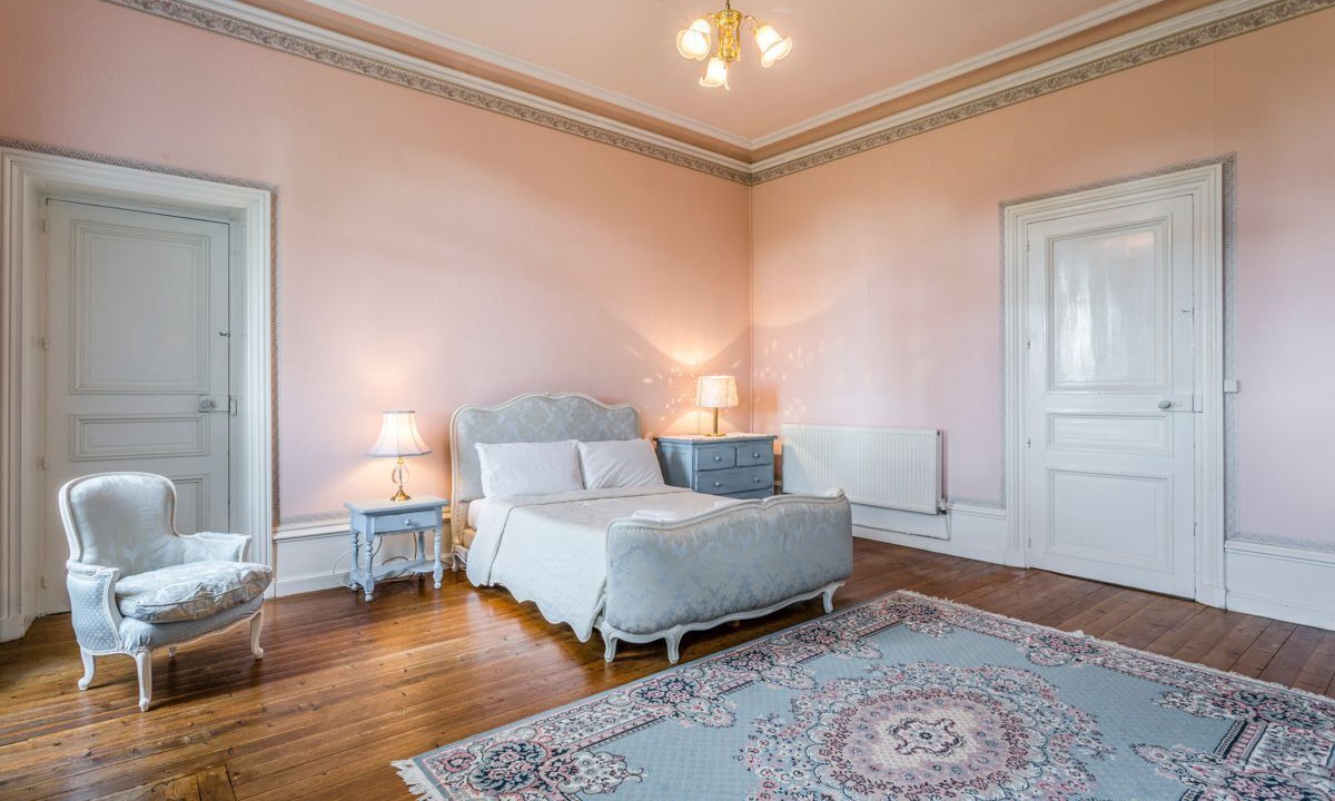 Photo of Others in Belluire