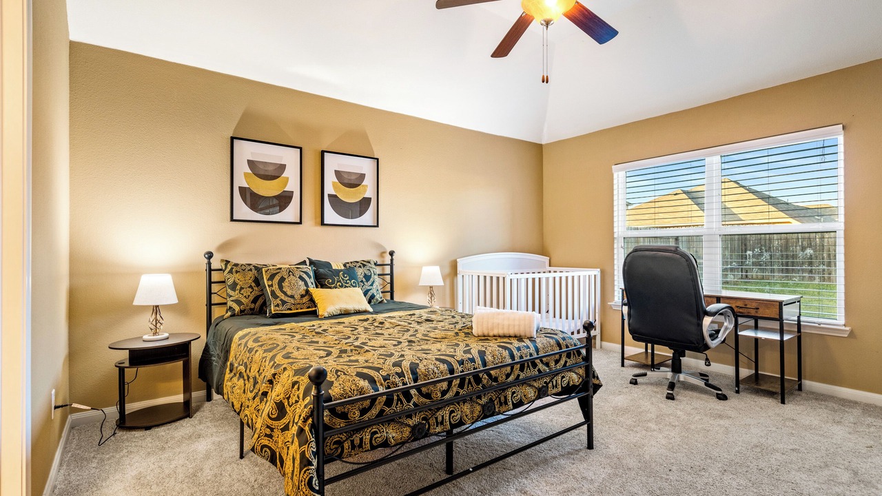 Photo of Bedroom in Crowley