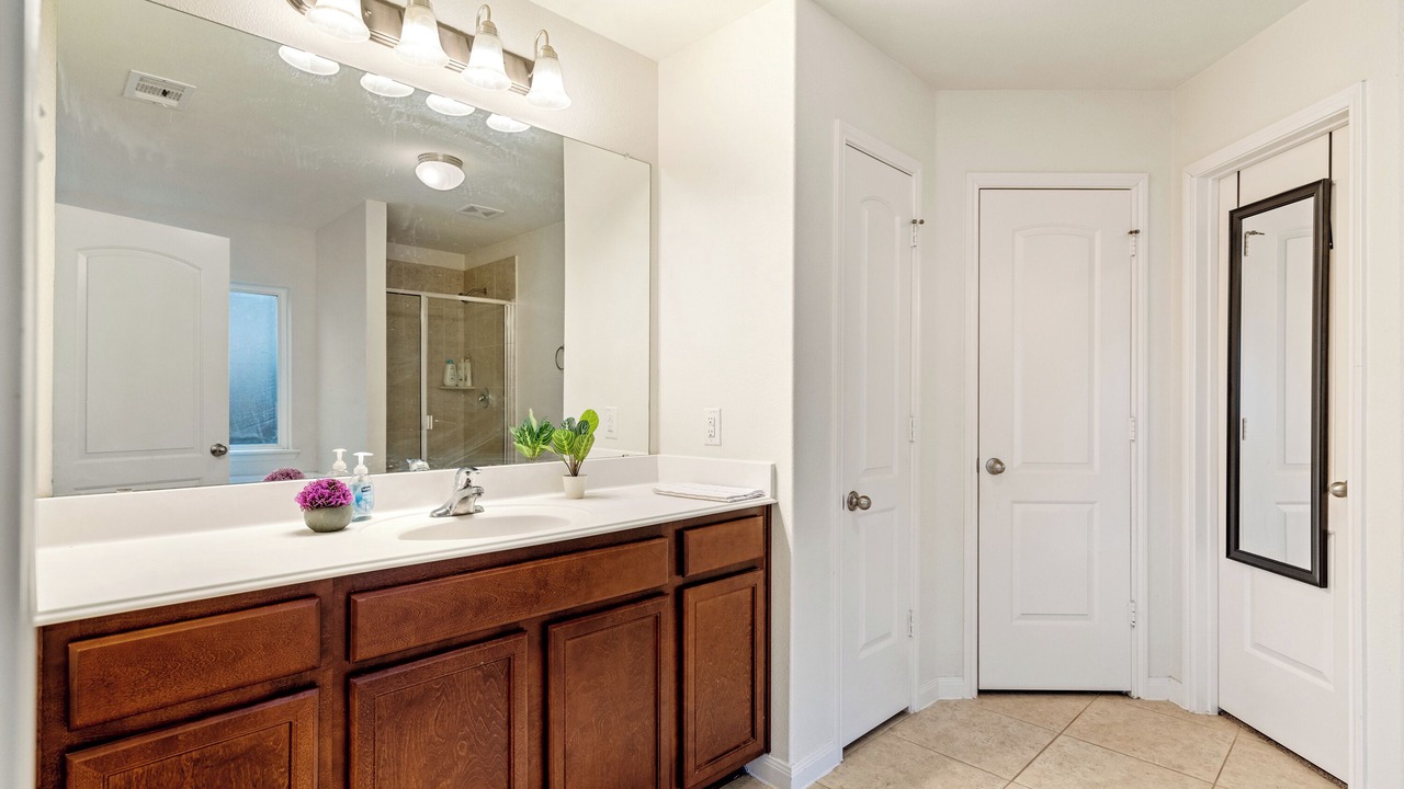 Photo of Bathroom in Crowley