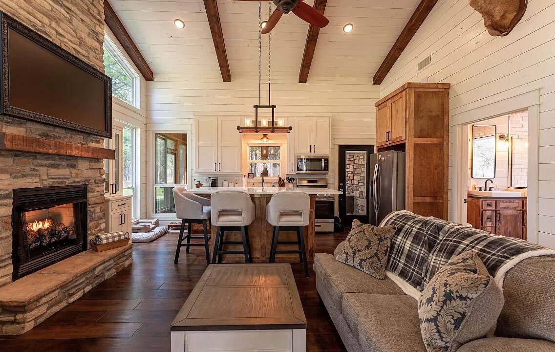 Photo of Livingroom in Clarksville