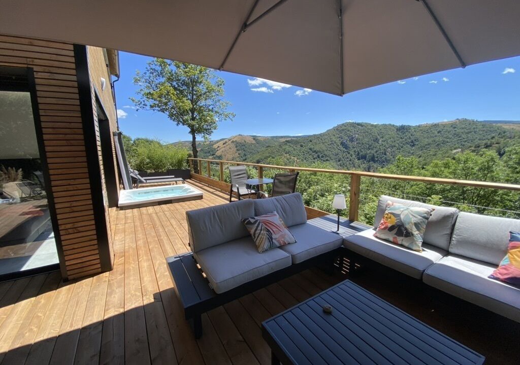 Photo of Patio Balcony in Fraissinet-de-Lozere