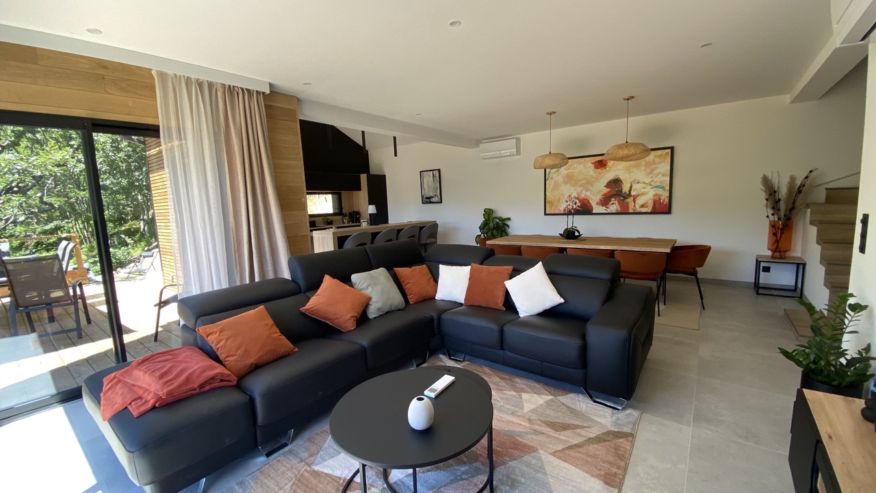 Photo of Livingroom in Fraissinet-de-Lozere