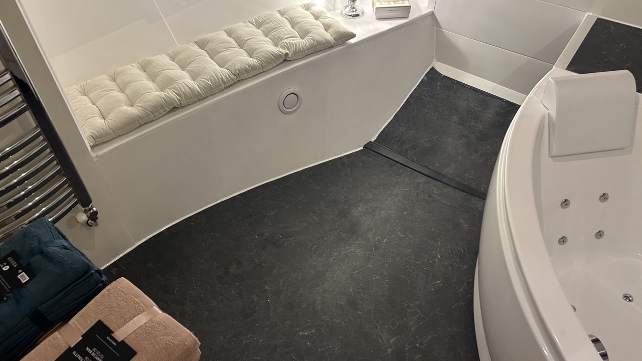 Photo of Bathroom in Cergy