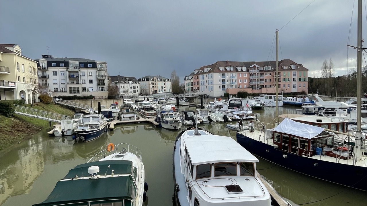 Photo of Others in Cergy