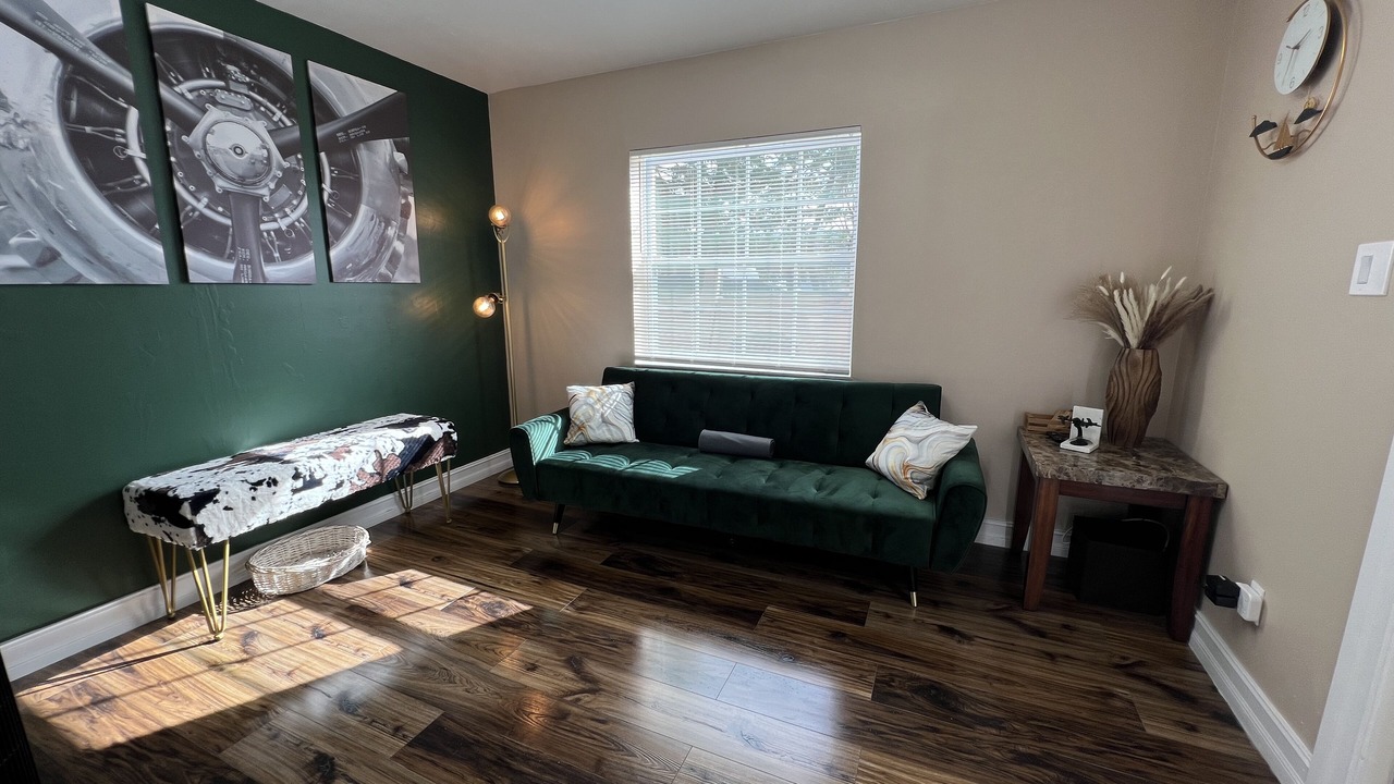 Photo of Livingroom in Westshore