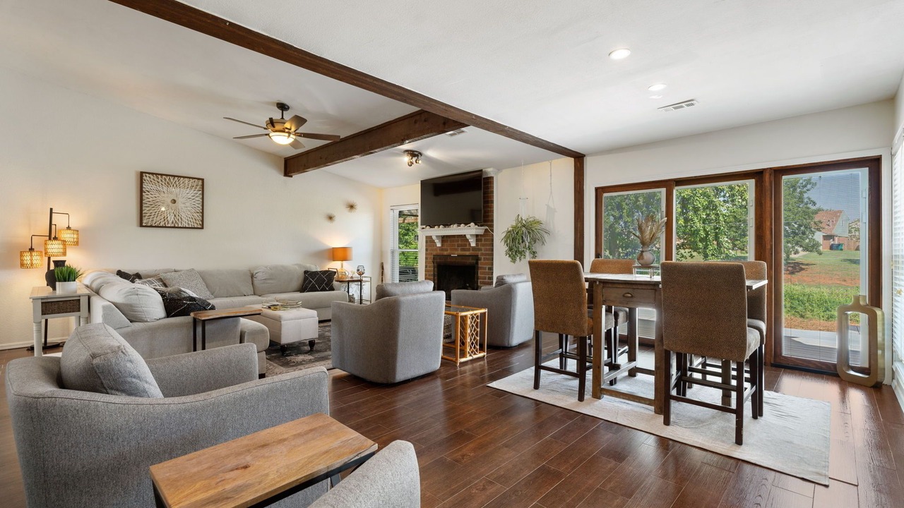 Photo of Livingroom in Oklahoma City