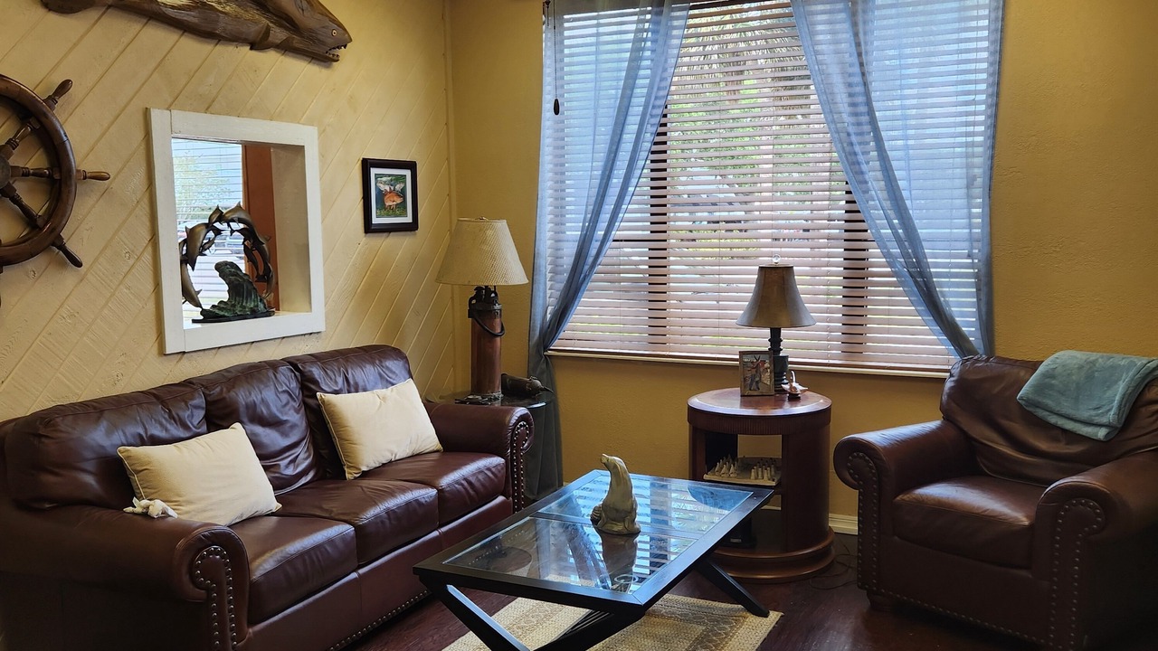 Photo of Livingroom in Le Barons Of Titusville