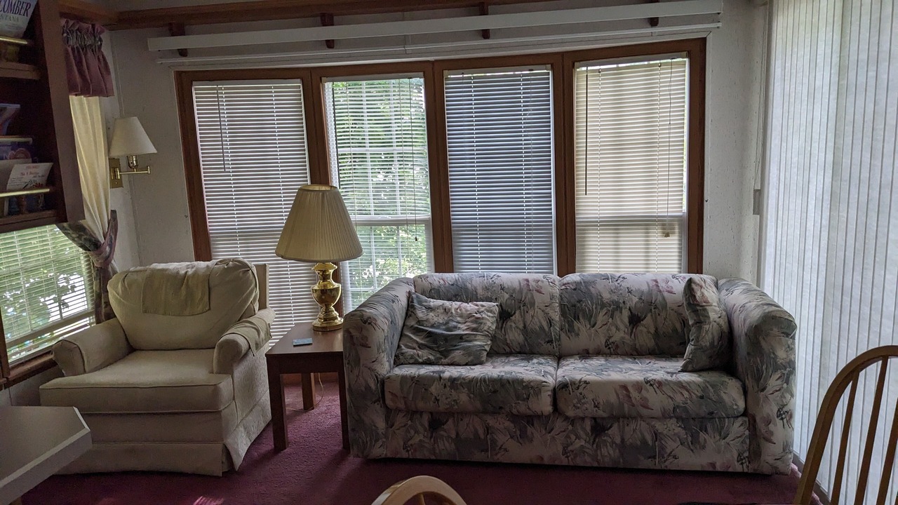 Photo of Livingroom in Perry