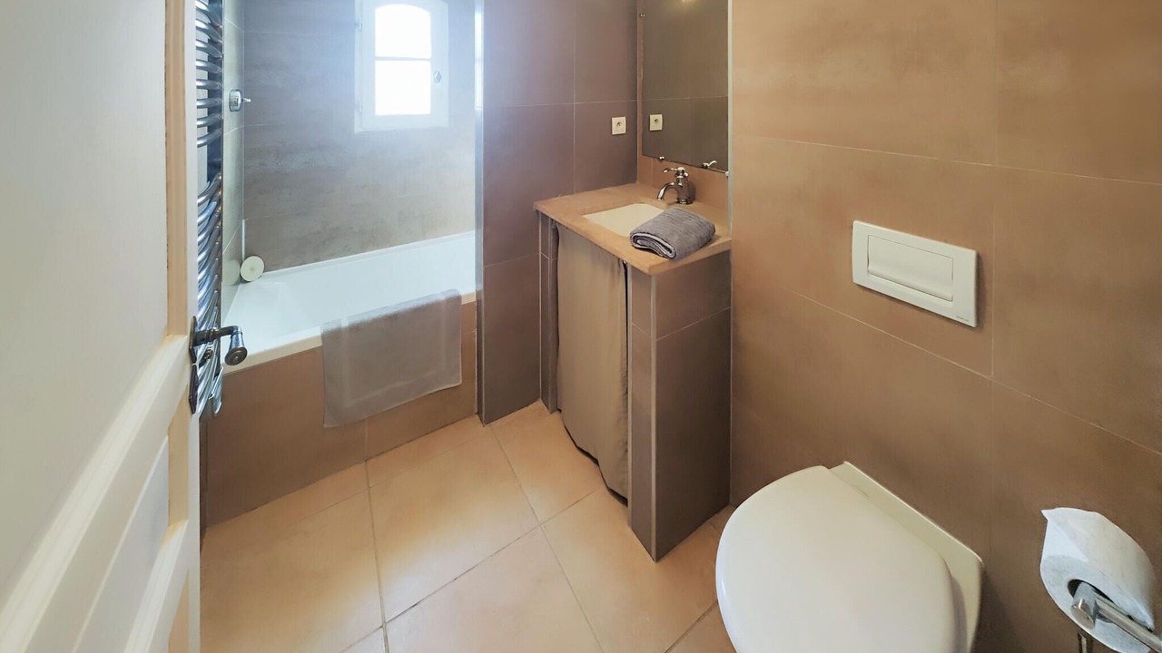 Photo of Bathroom in Saint-Laurent-de-la-Cabrerisse