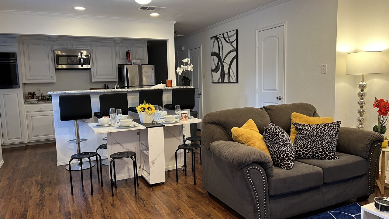 Photo of Livingroom in Uptown
