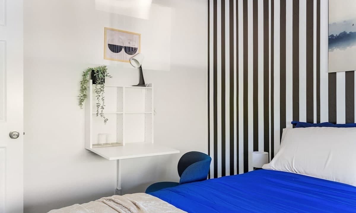 Photo of Bedroom in Poets Corner