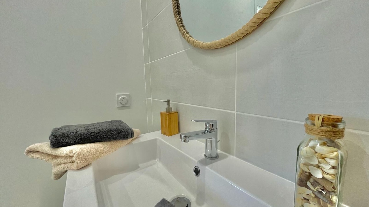 Photo of Bathroom in Lunel-Viel