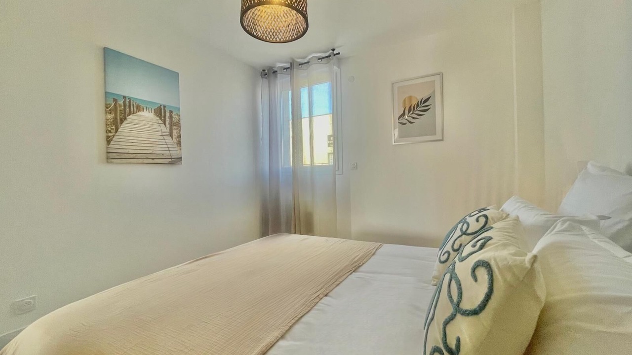 Photo of Bedroom in Lunel-Viel