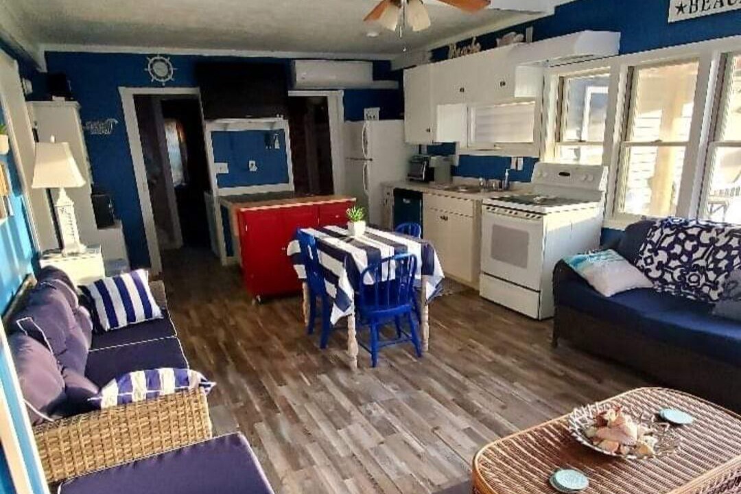 Photo of Livingroom in Sylvan Beach