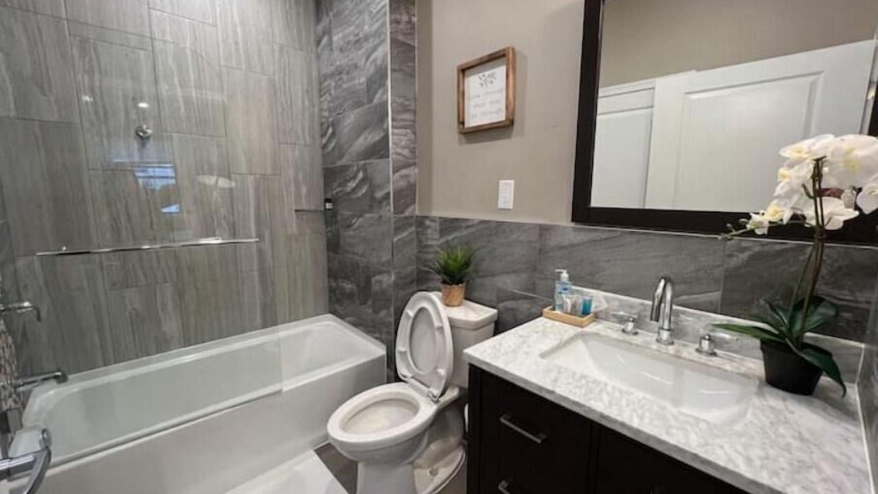 Photo of Bathroom in Logan Square