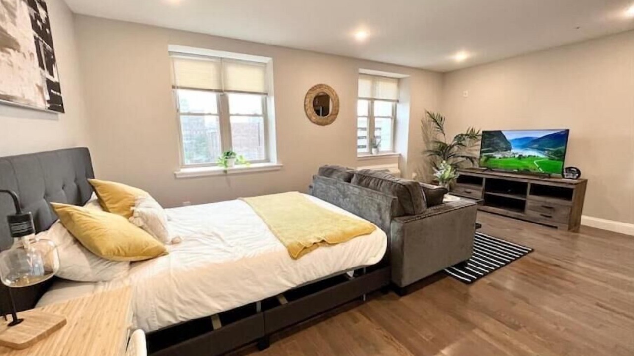 Photo of Bedroom in Logan Square