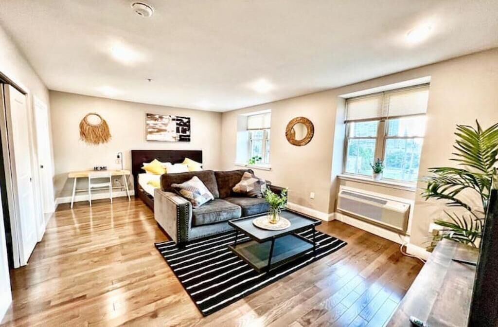 Photo of Livingroom in Logan Square