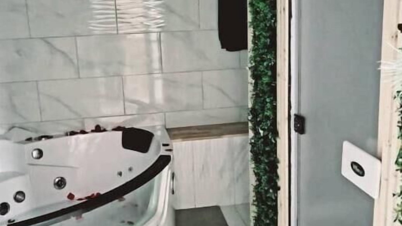 Photo of Bathroom in Louvres