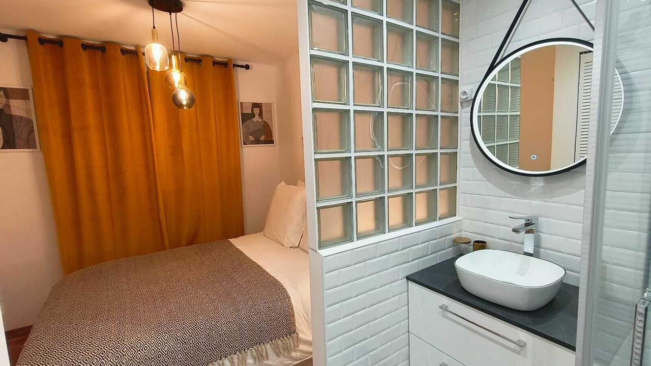 Photo of Bedroom in Hopital Saint-Louis