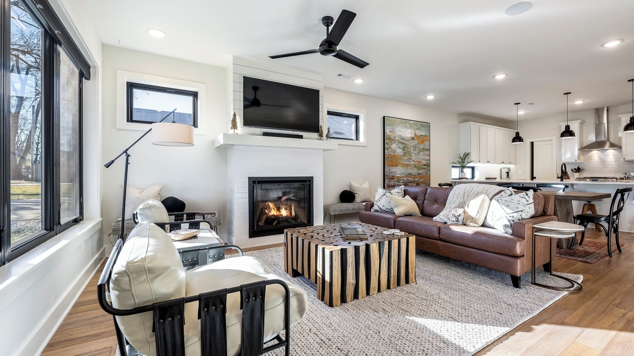 Photo of Livingroom in Downtown