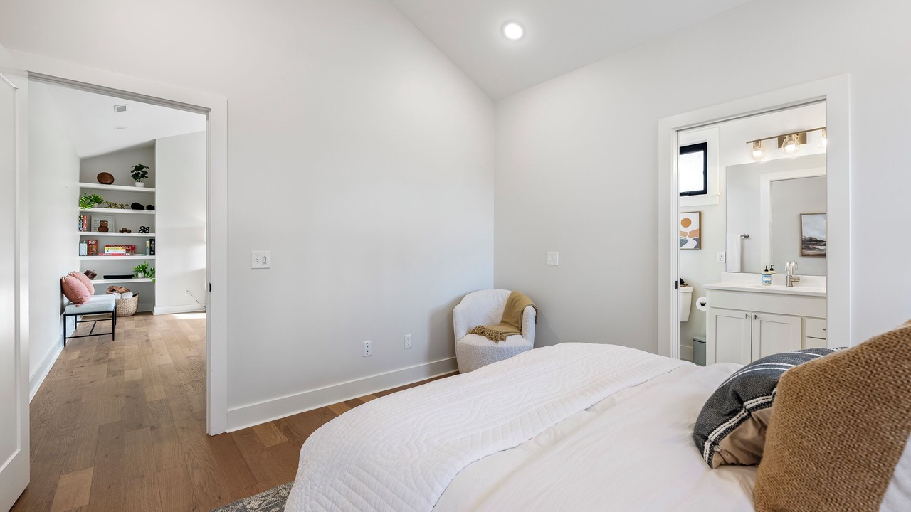 Photo of Bedroom in Downtown