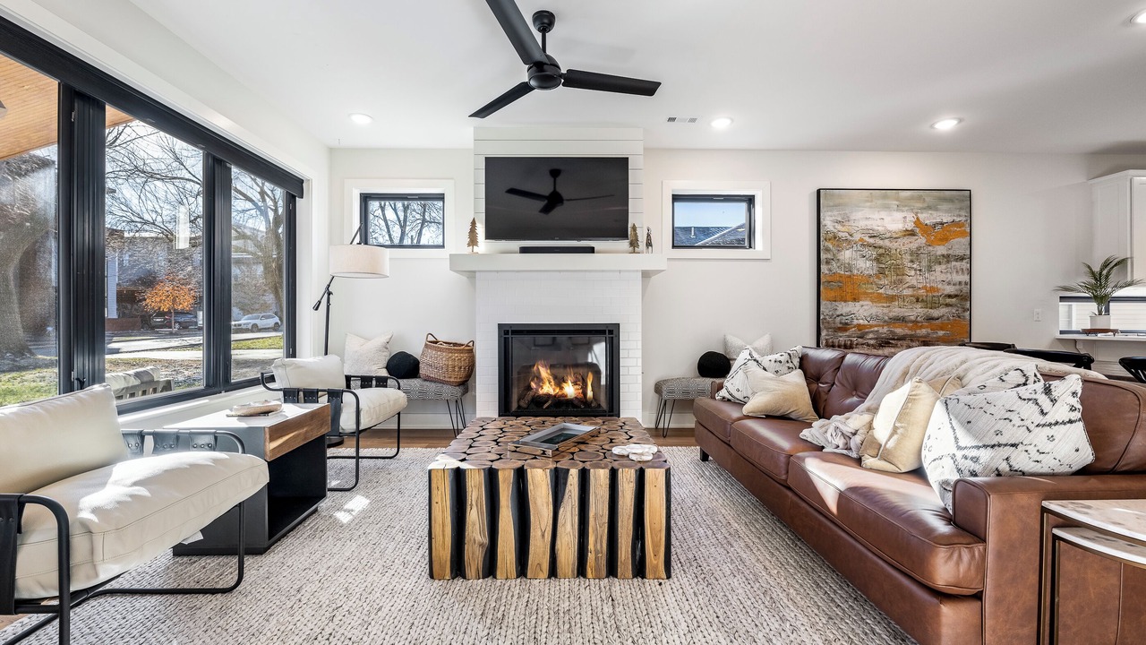 Photo of Livingroom in Downtown