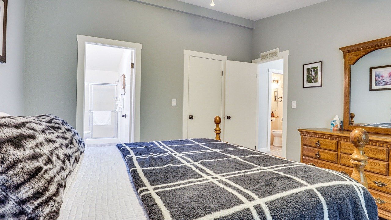 Photo of Bedroom in Stayton