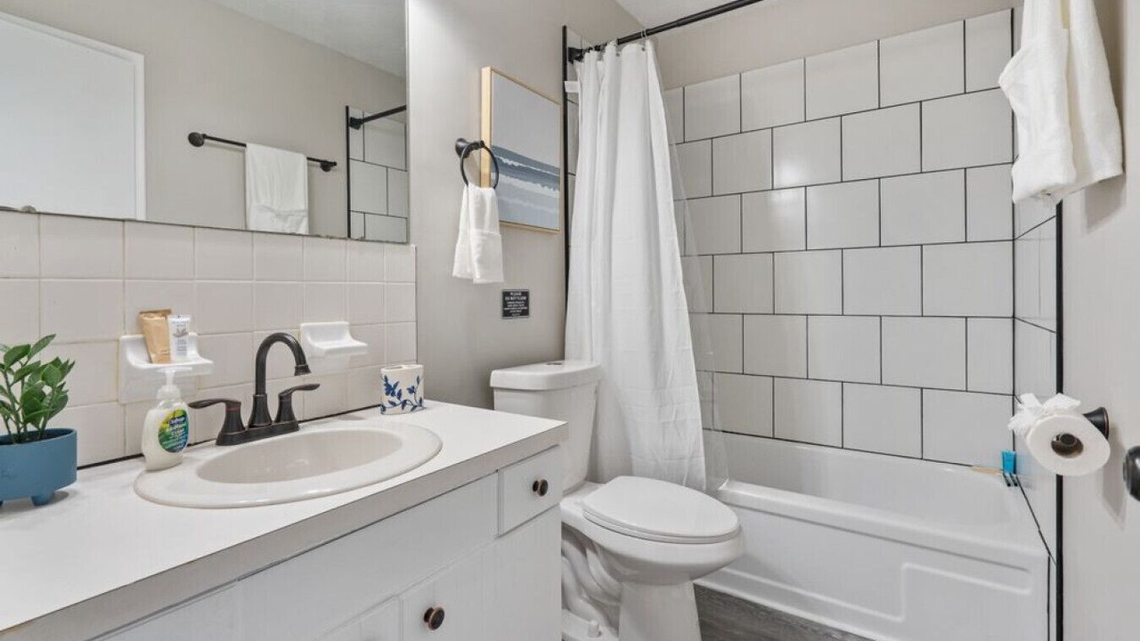 Photo of Bathroom in Heath