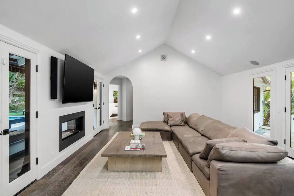 Photo of Livingroom in Beverly Hills